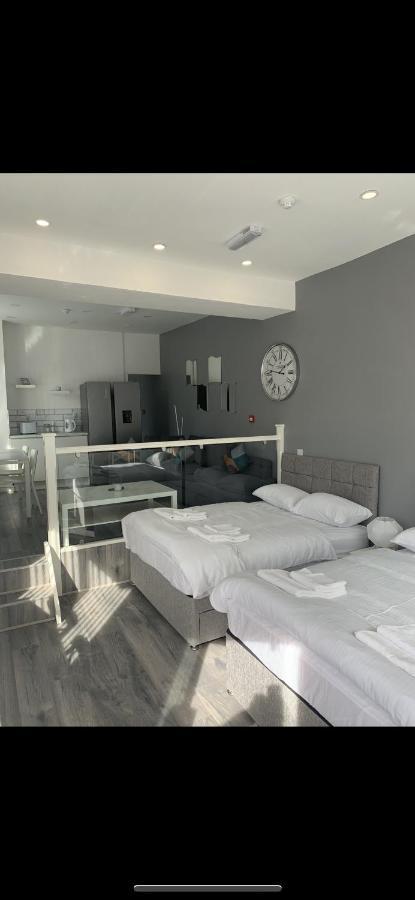 Smeaton Street 4*