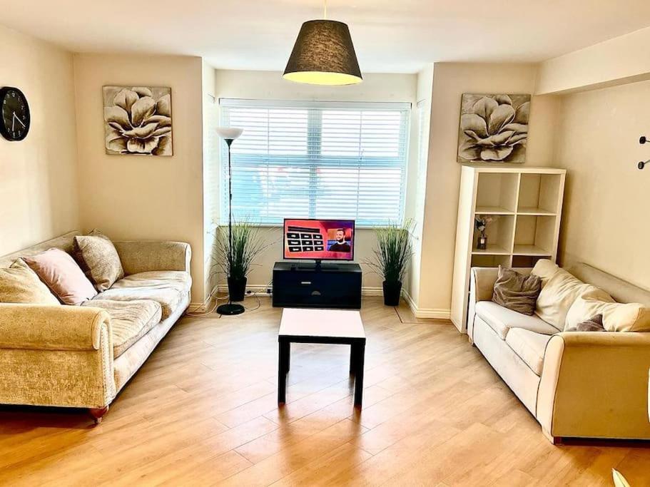 Chancellor Nr Uni/hosp/cityctr & Amenities Apartment