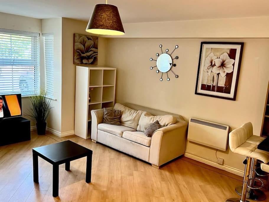 Chancellor Nr Uni/hosp/cityctr & Amenities Apartment