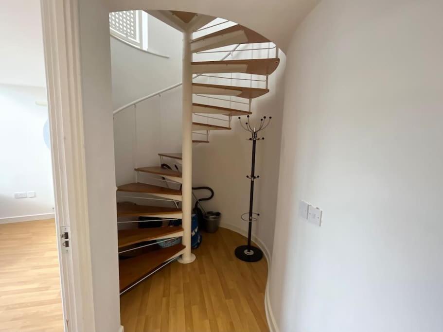 Duplex On The Docks - Free Wifi/parking Apartment Liverpool