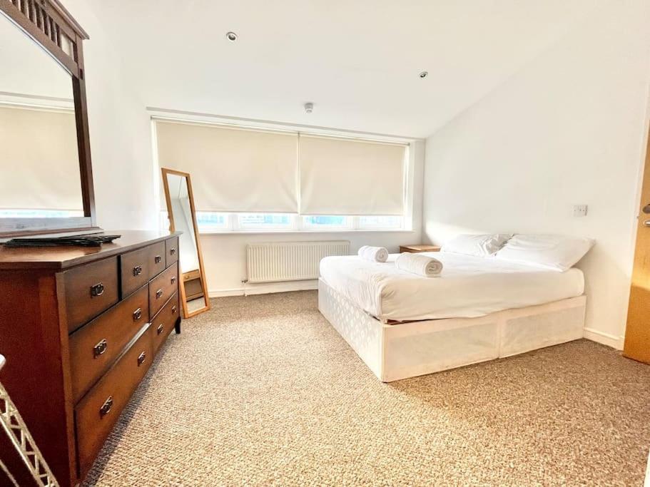 Duplex On The Docks - Free Wifi/parking Apartment *