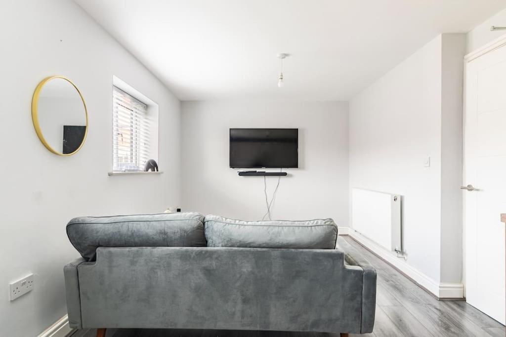 Cosy Merseyside Retreat *