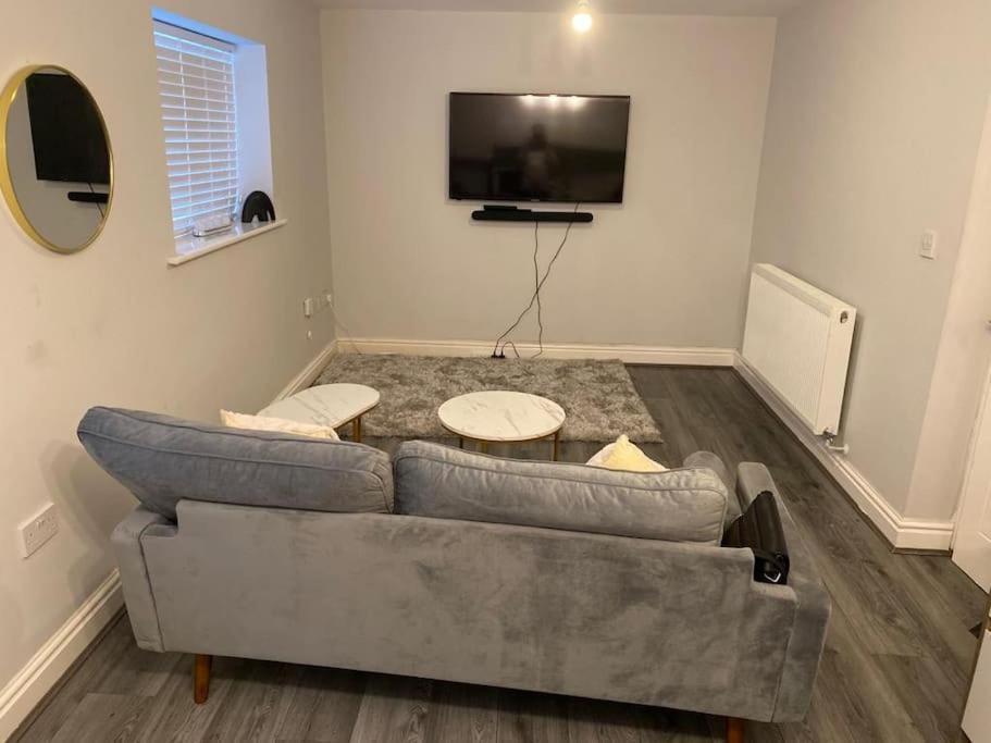Cosy Merseyside Retreat