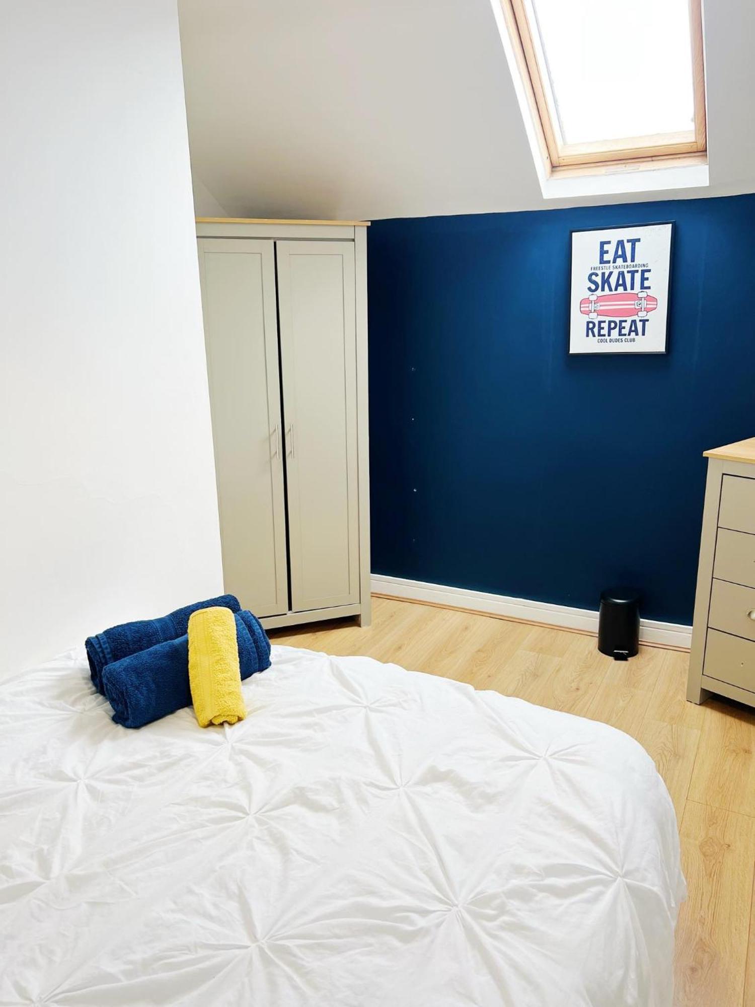 Spacious Anfield Next To Lfc With Netflix Sleeps 9 Perfect For Large Groups Apartment Liverpool