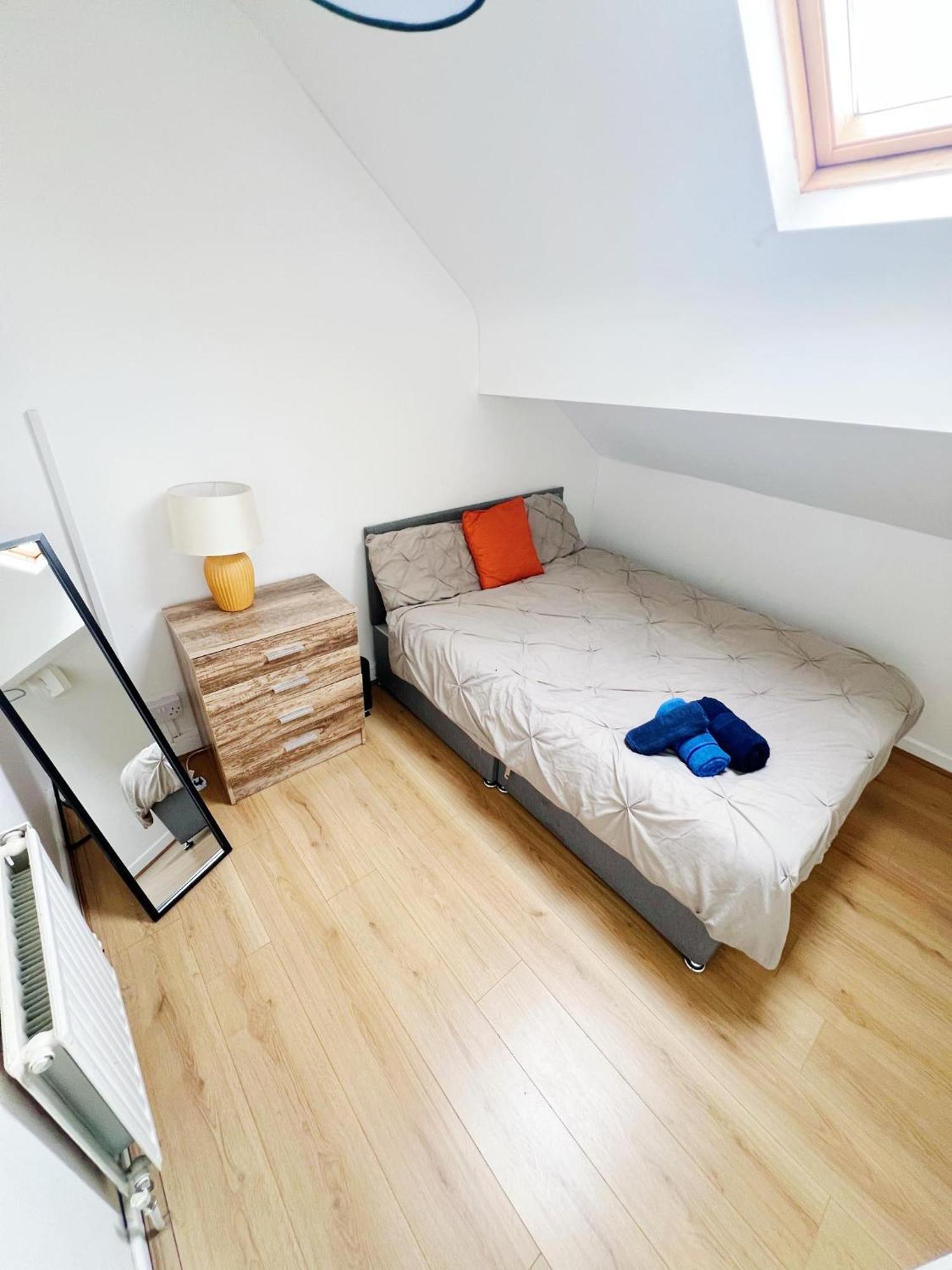 Spacious Anfield Next To Lfc With Netflix Sleeps 9 Perfect For Large Groups Apartment