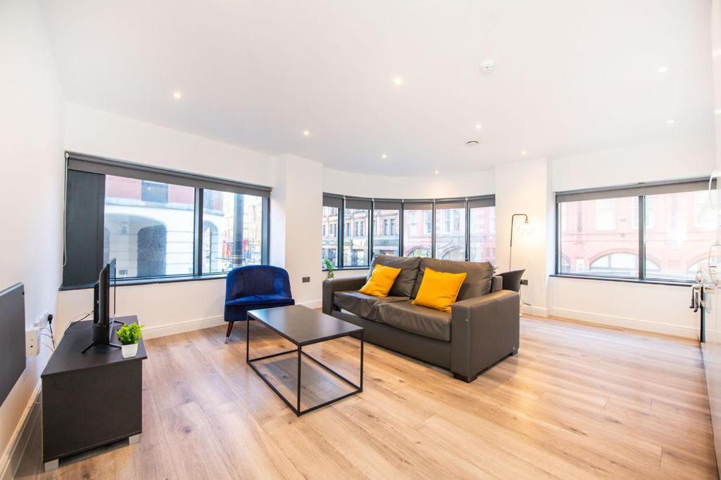 Two Bedroom In City Centre *