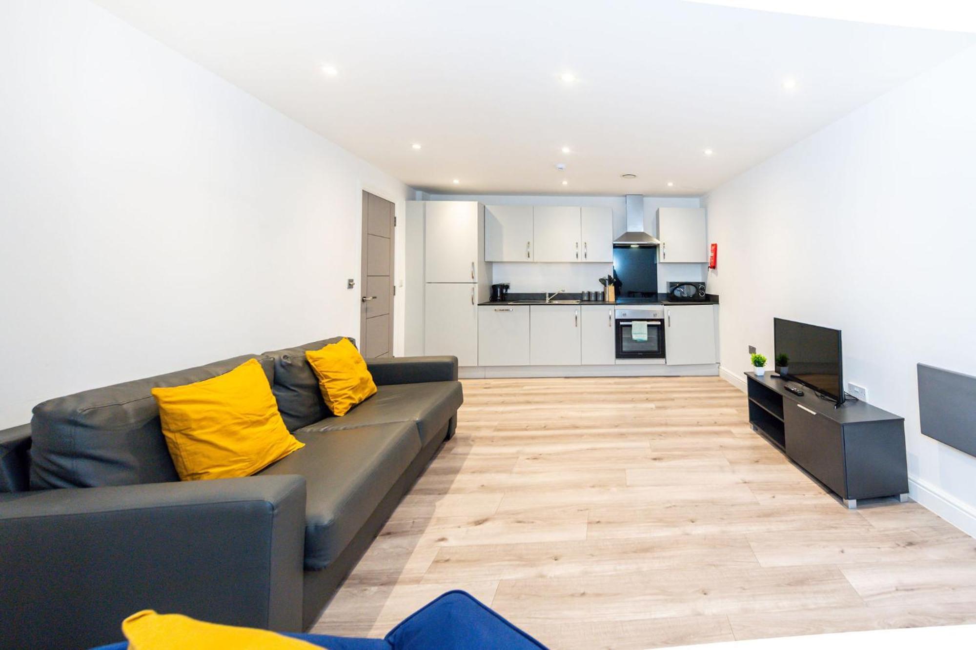 Apartment Two Bedroom In City Centre