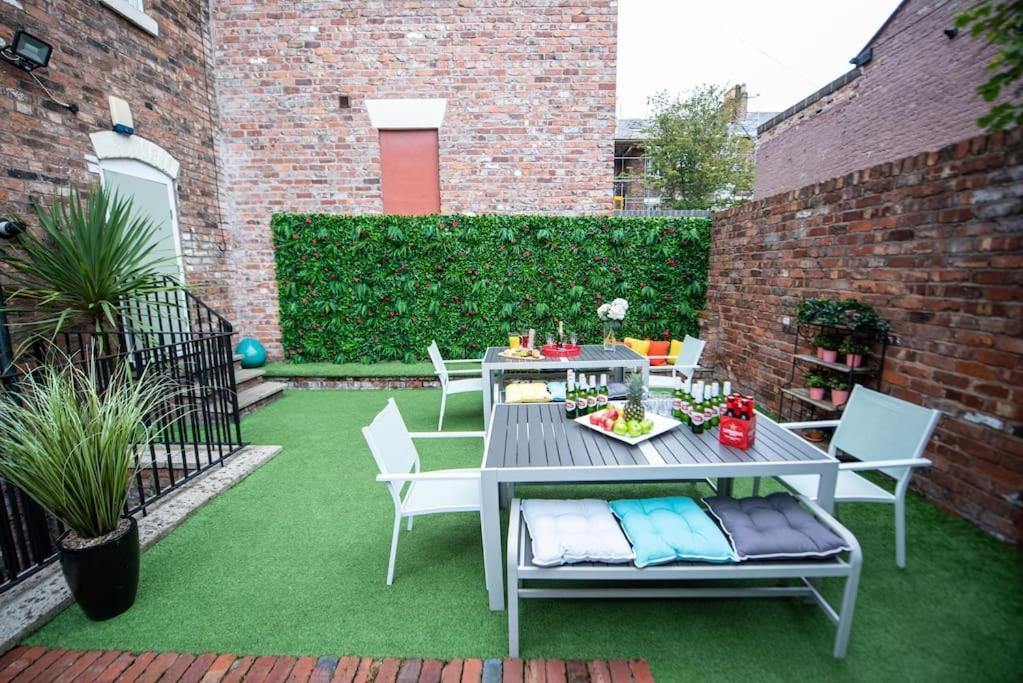 Georgian Catharine St Apartment *