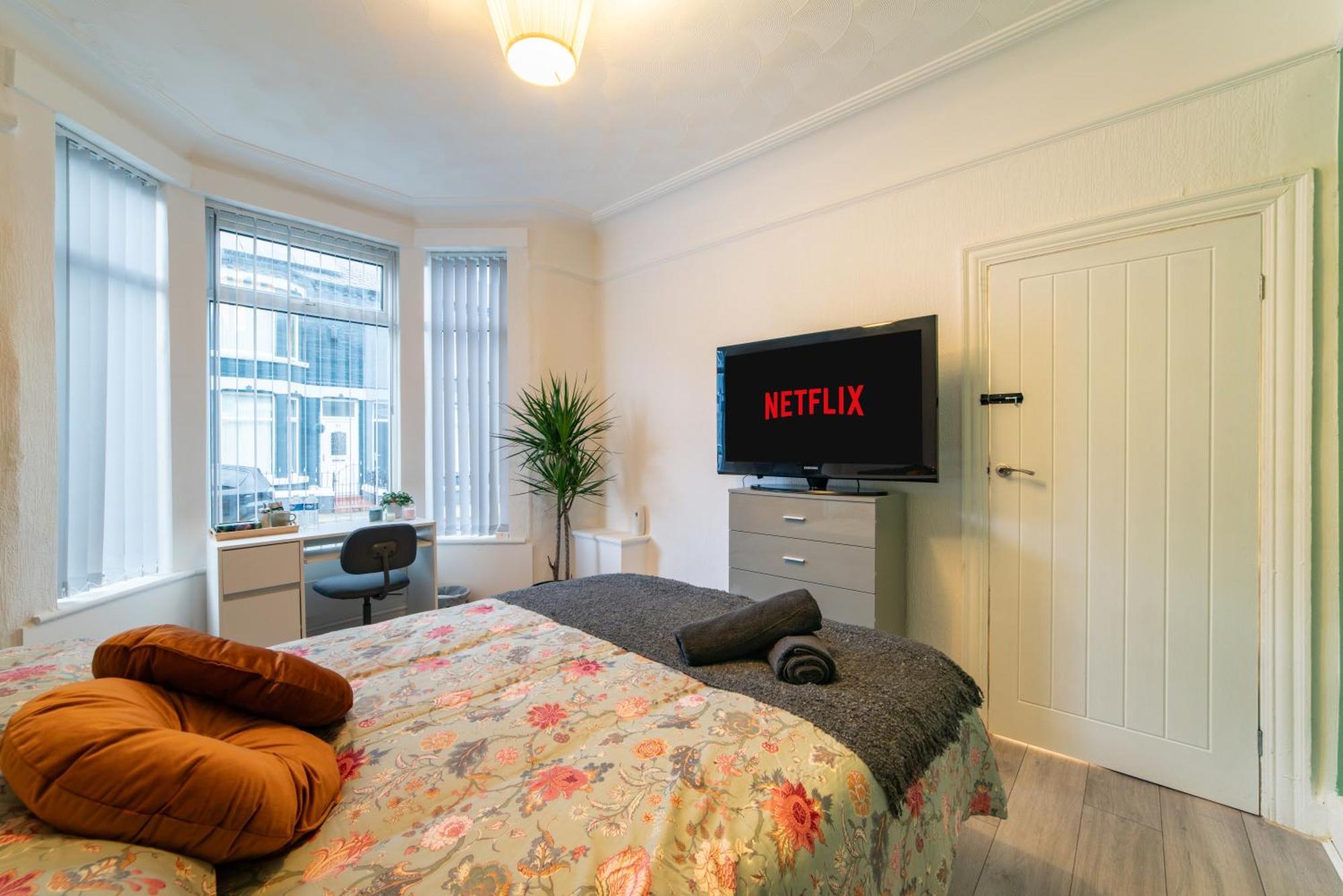 With Netflix In A Shared Accommodation, 10 Min Walk From The Stadium Homestay *