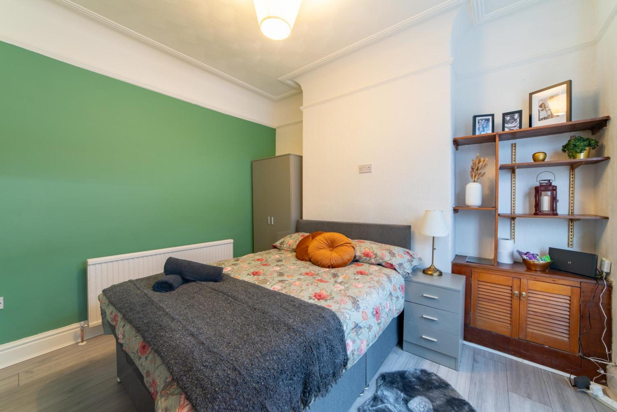Homestay With Netflix In A Shared Accommodation, 10 Min Walk From The Stadium *