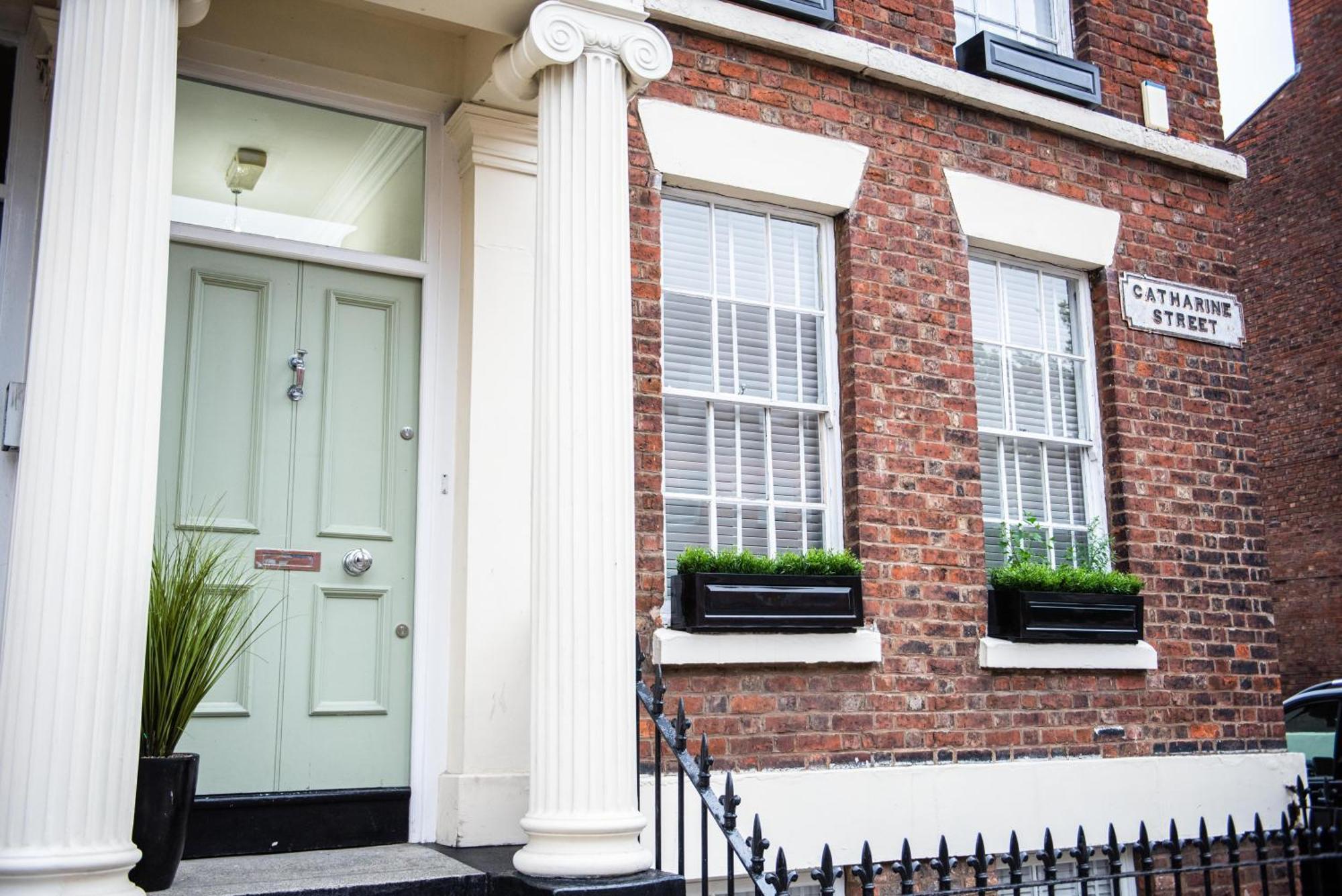 Georgian Catharine St Apartment *