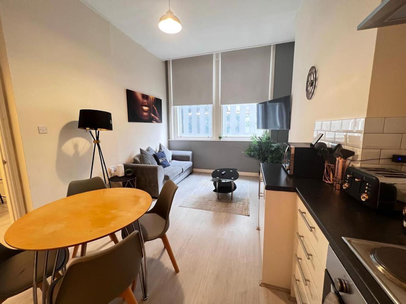 Families And Contractors Welcome! Central Beauty Apartment Liverpool