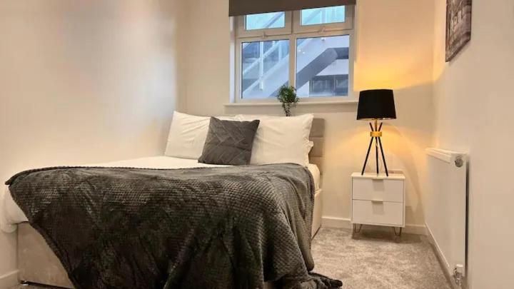 Families And Contractors Welcome! Central Beauty