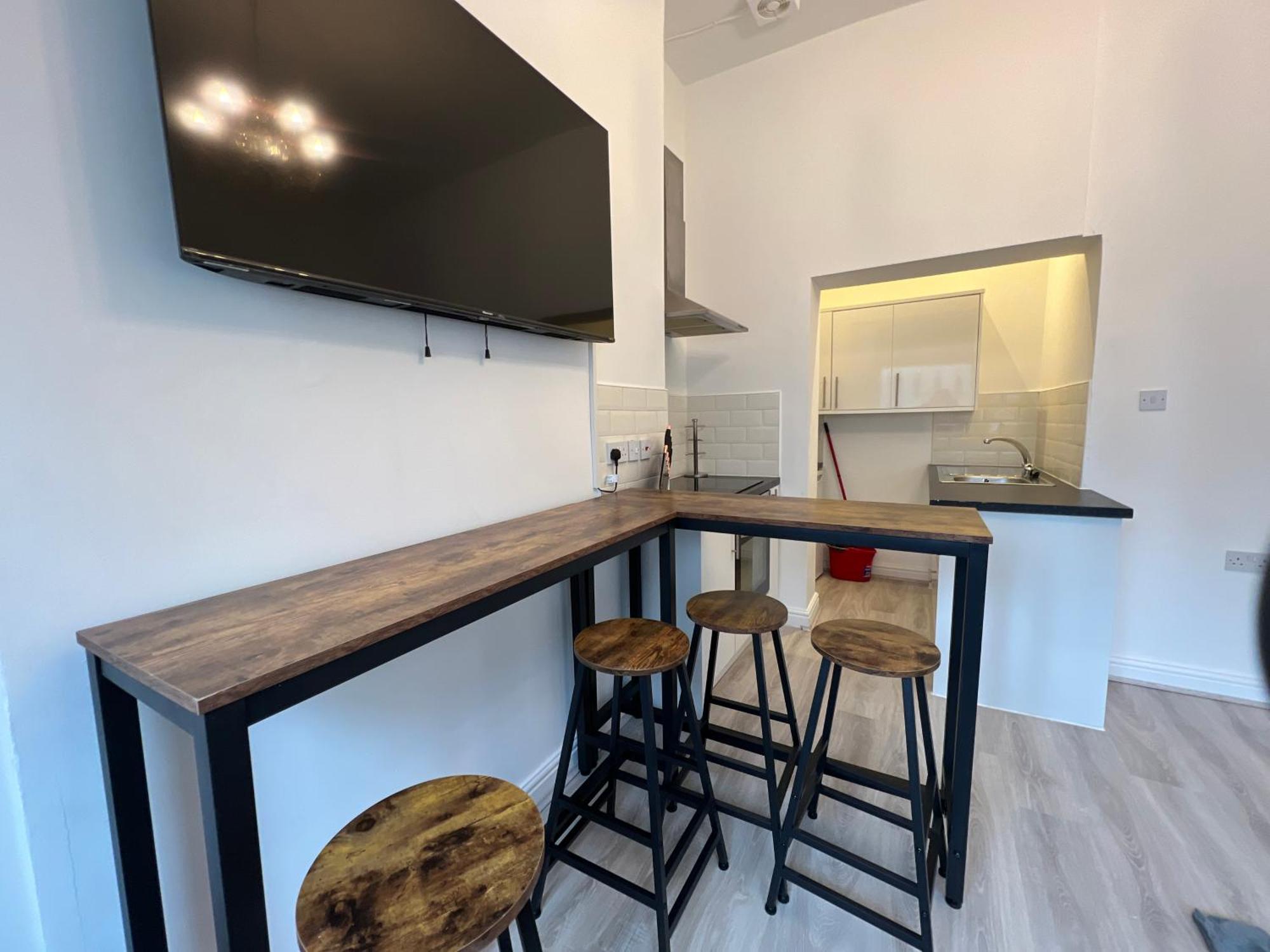 Apartment Families And Contractors Welcome! Central Beauty