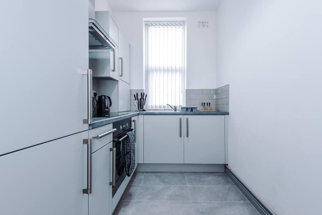 5 Sleeper Lfc Themed Apartment Liverpool