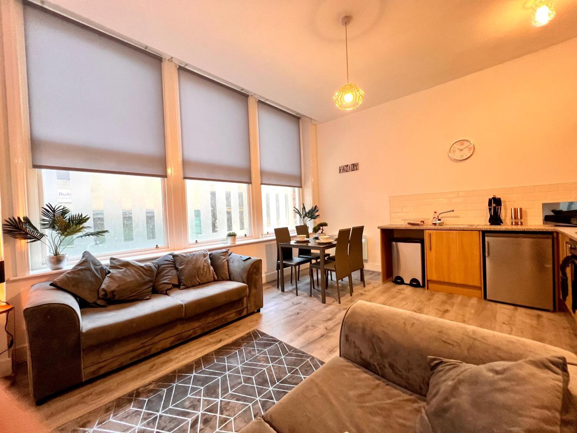 Families And Contractors Welcome! Central Beauty *