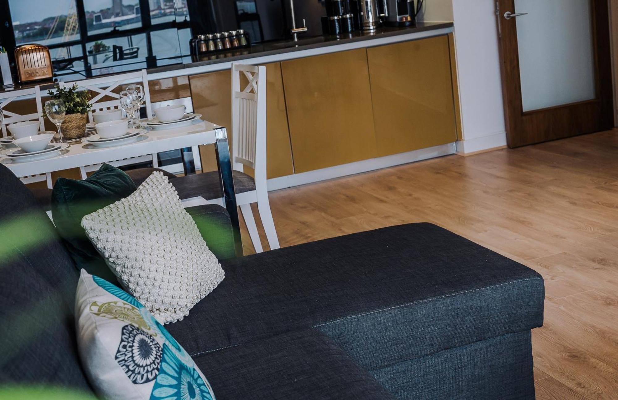 Apartment Host & - The Waterfront Hideaway