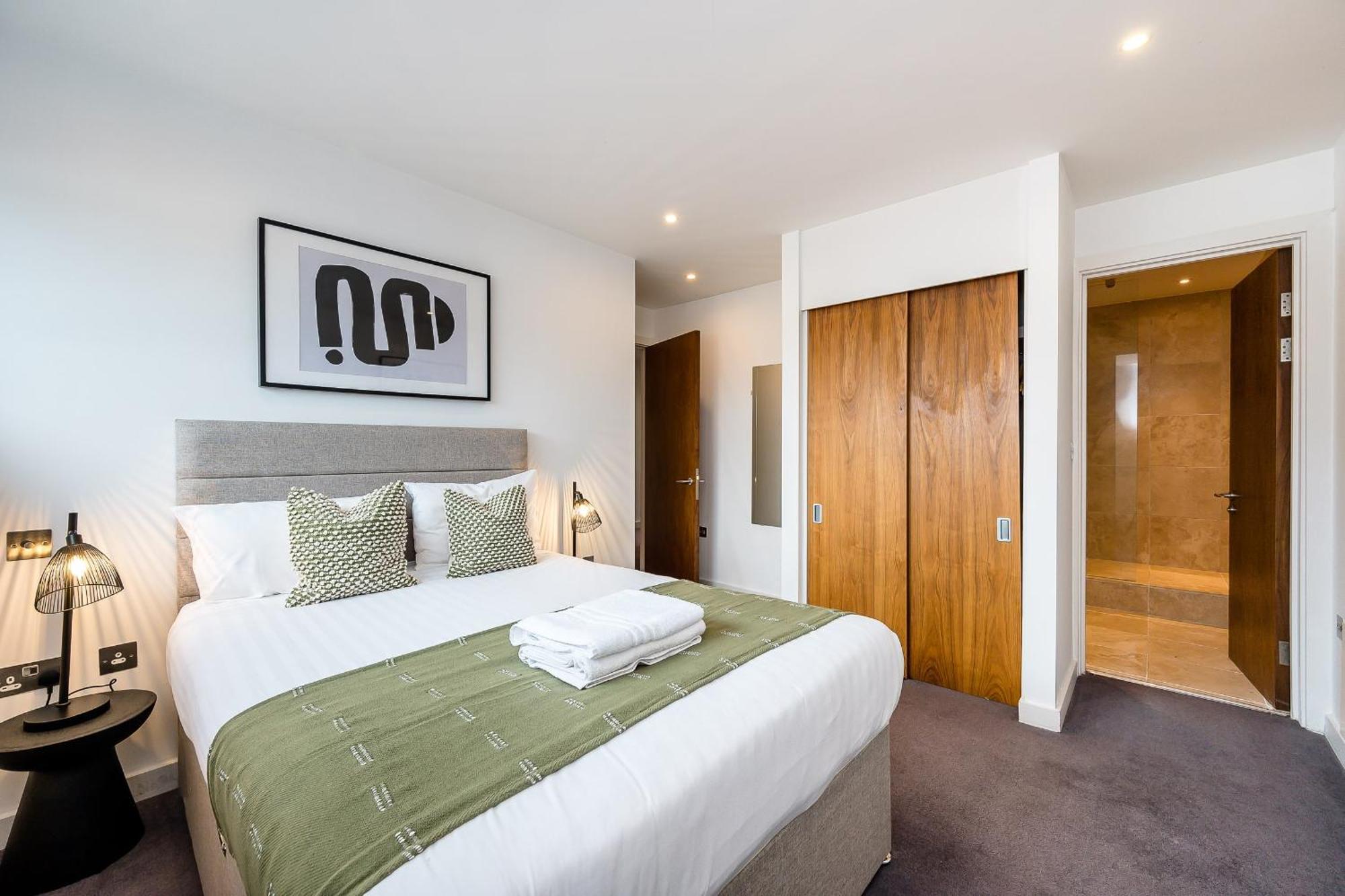 Host & - The Waterfront Hideaway