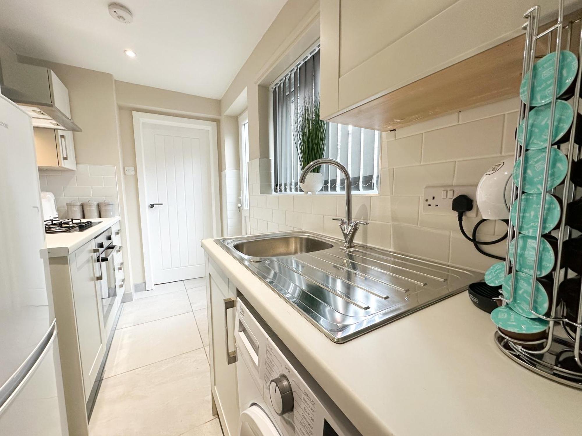 Holiday home 2 Bedroom House 10 Mins To Centre & Dock