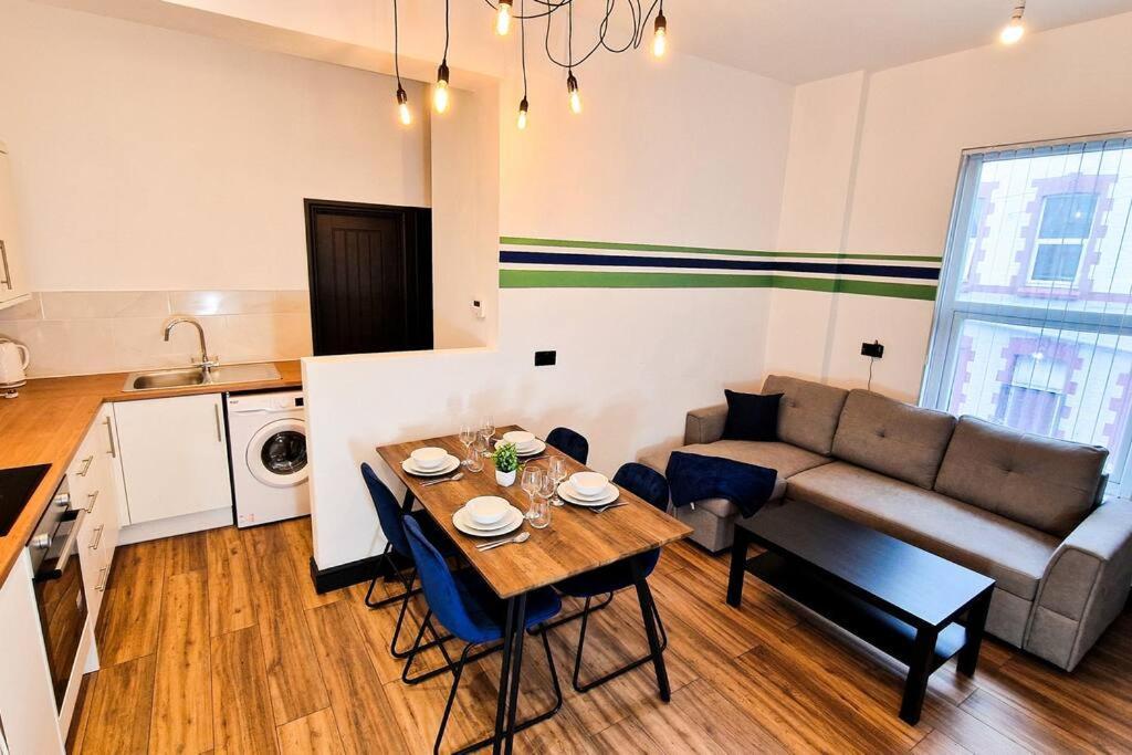 Beautiful Flat On Breck Road Apartment Liverpool