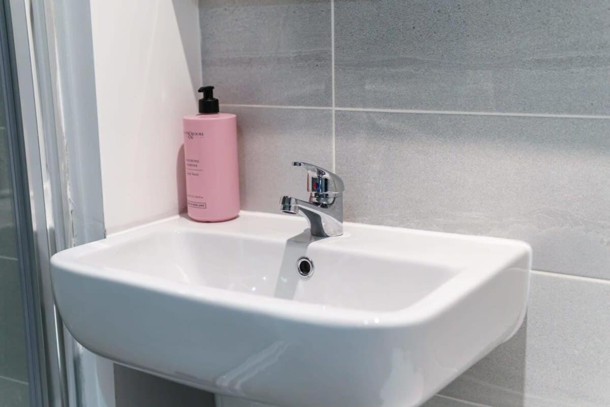 Lovely 1 Bed In *