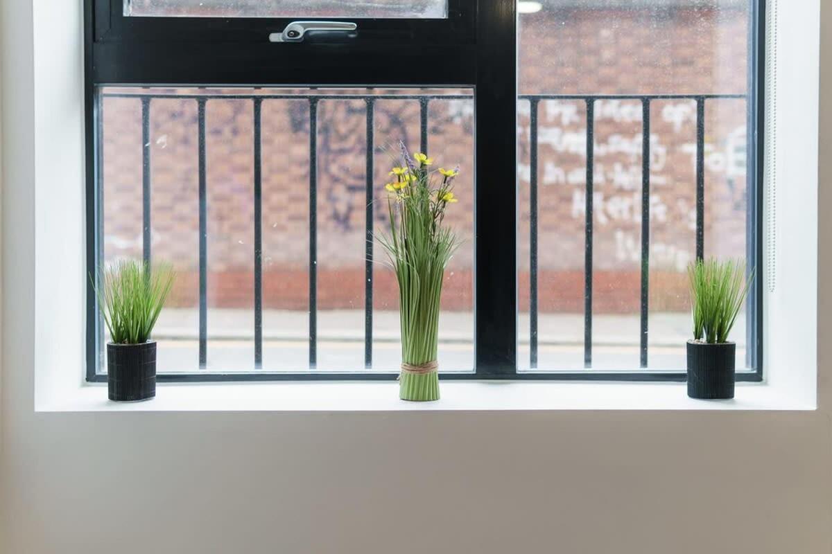 Lovely 1 Bed In Apartment *