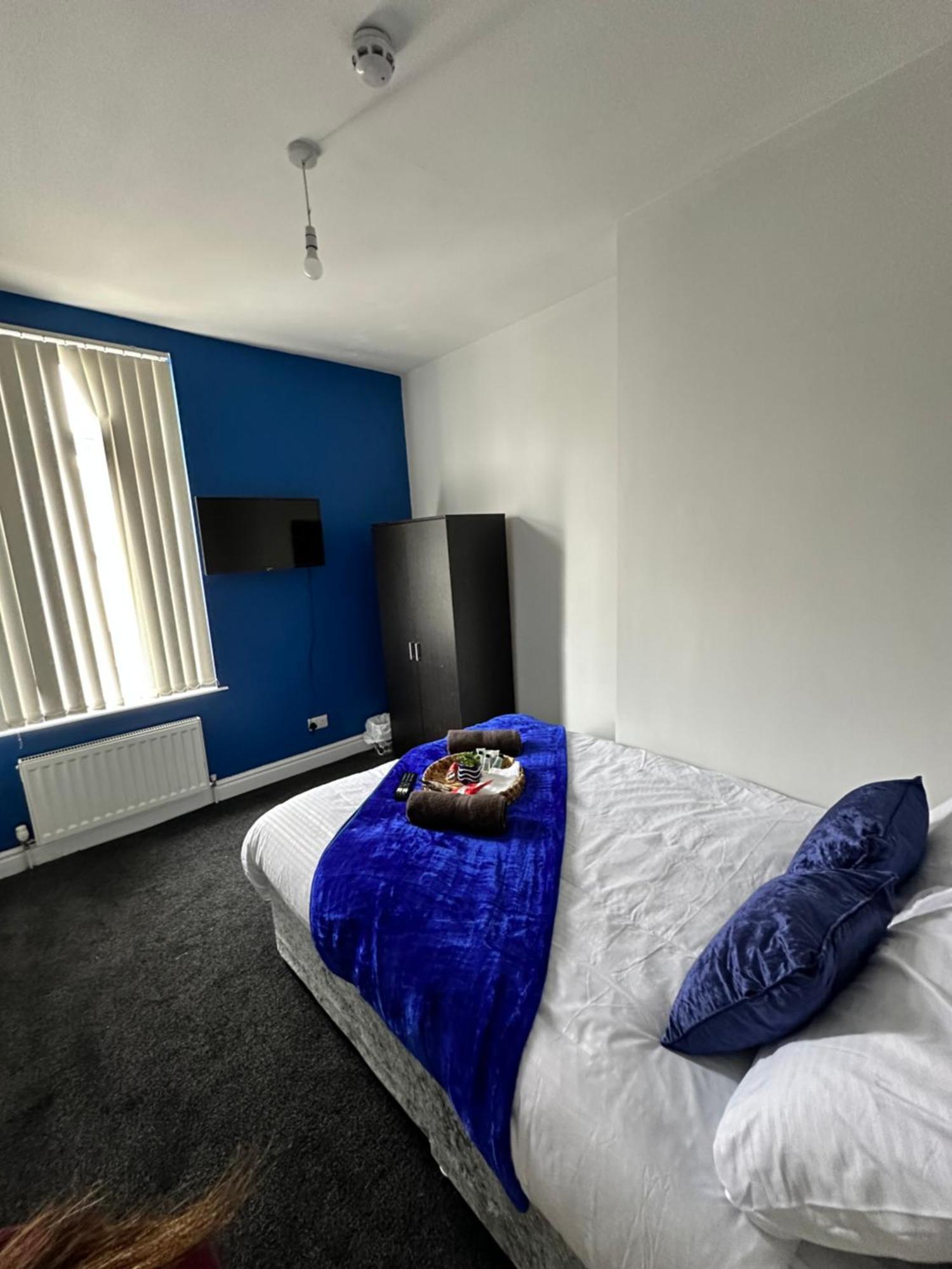 Quirky Oasis Queens Guest house