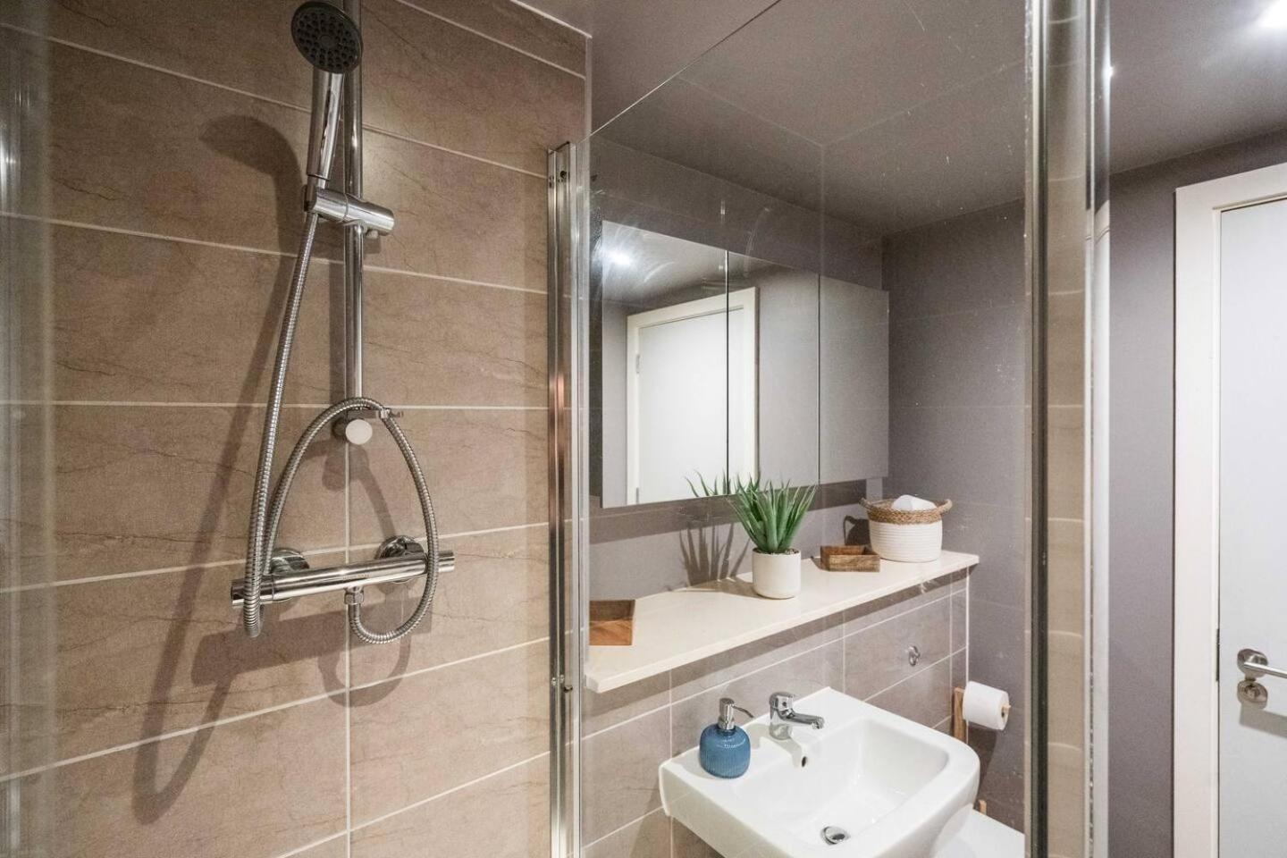 Pass The Keys 38 Lydia - Chavasse 1 Bed Julliet Balcony Apartment