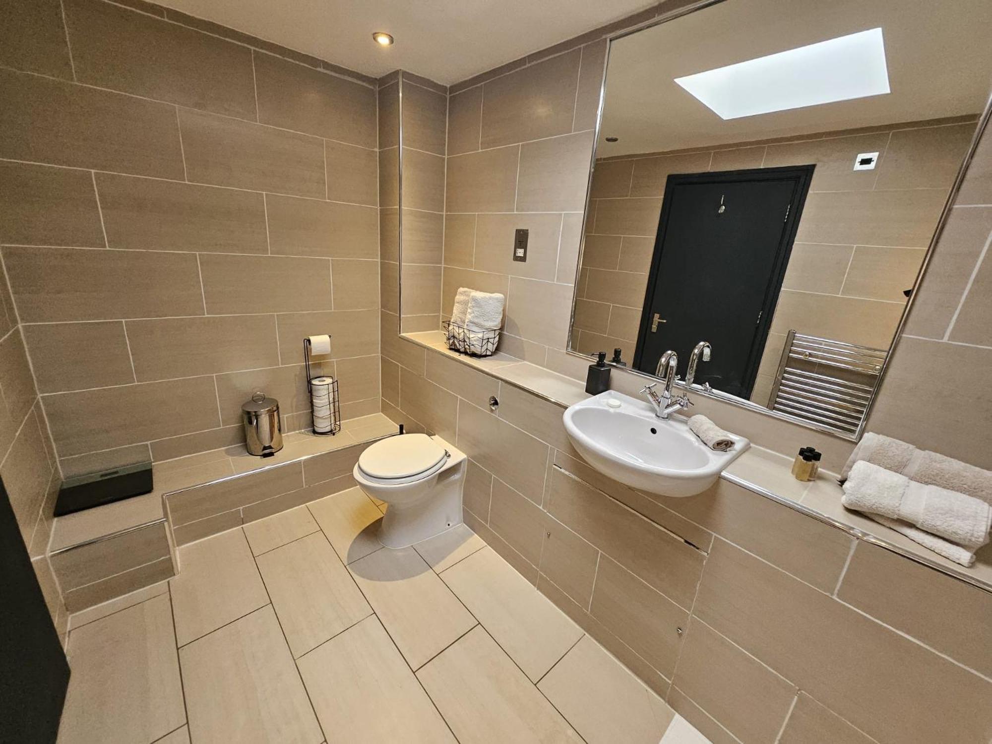 Apartment 2 Bedroom Centre Penthouse Loft