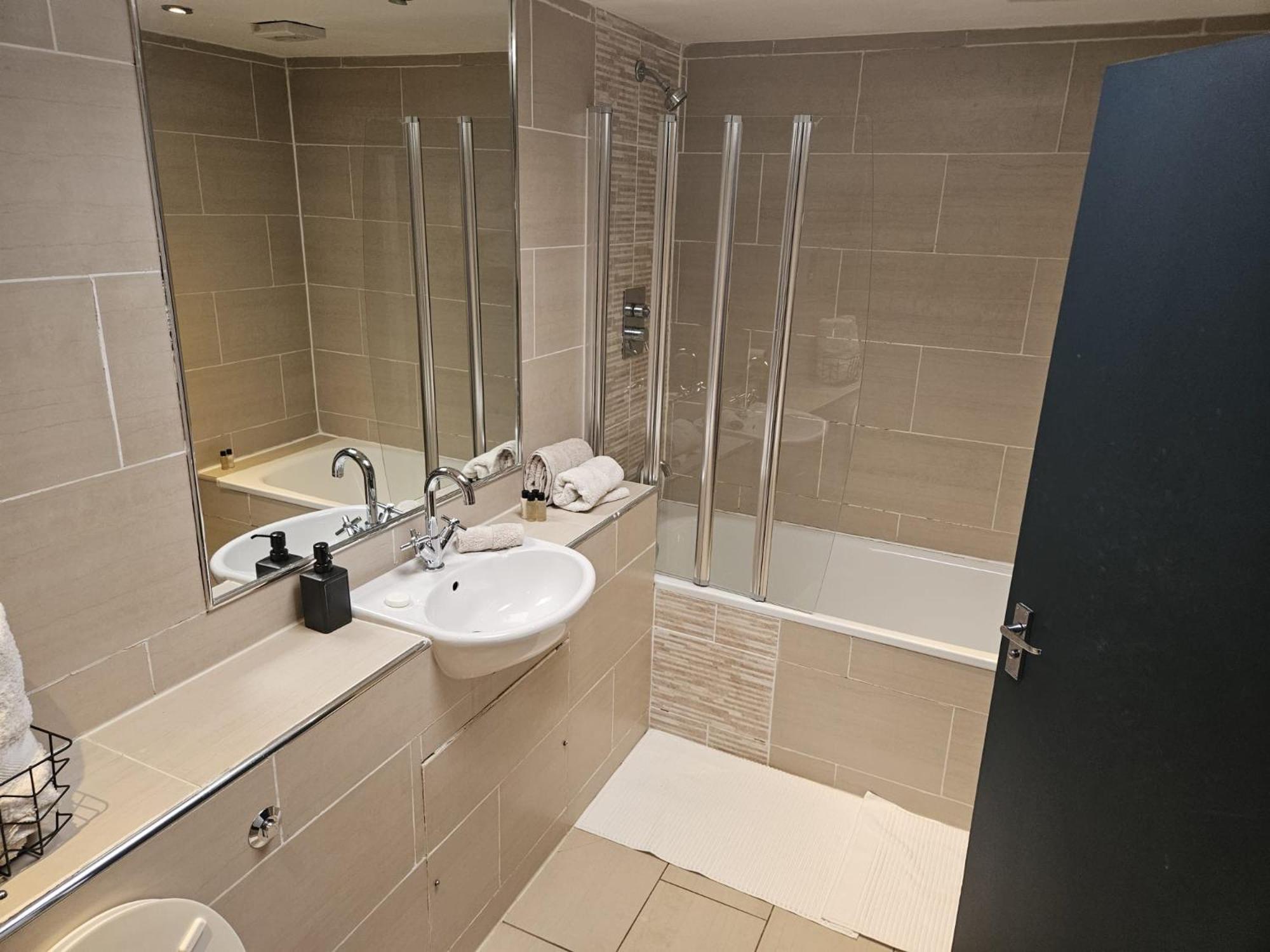 2 Bedroom Centre Penthouse Loft Apartment