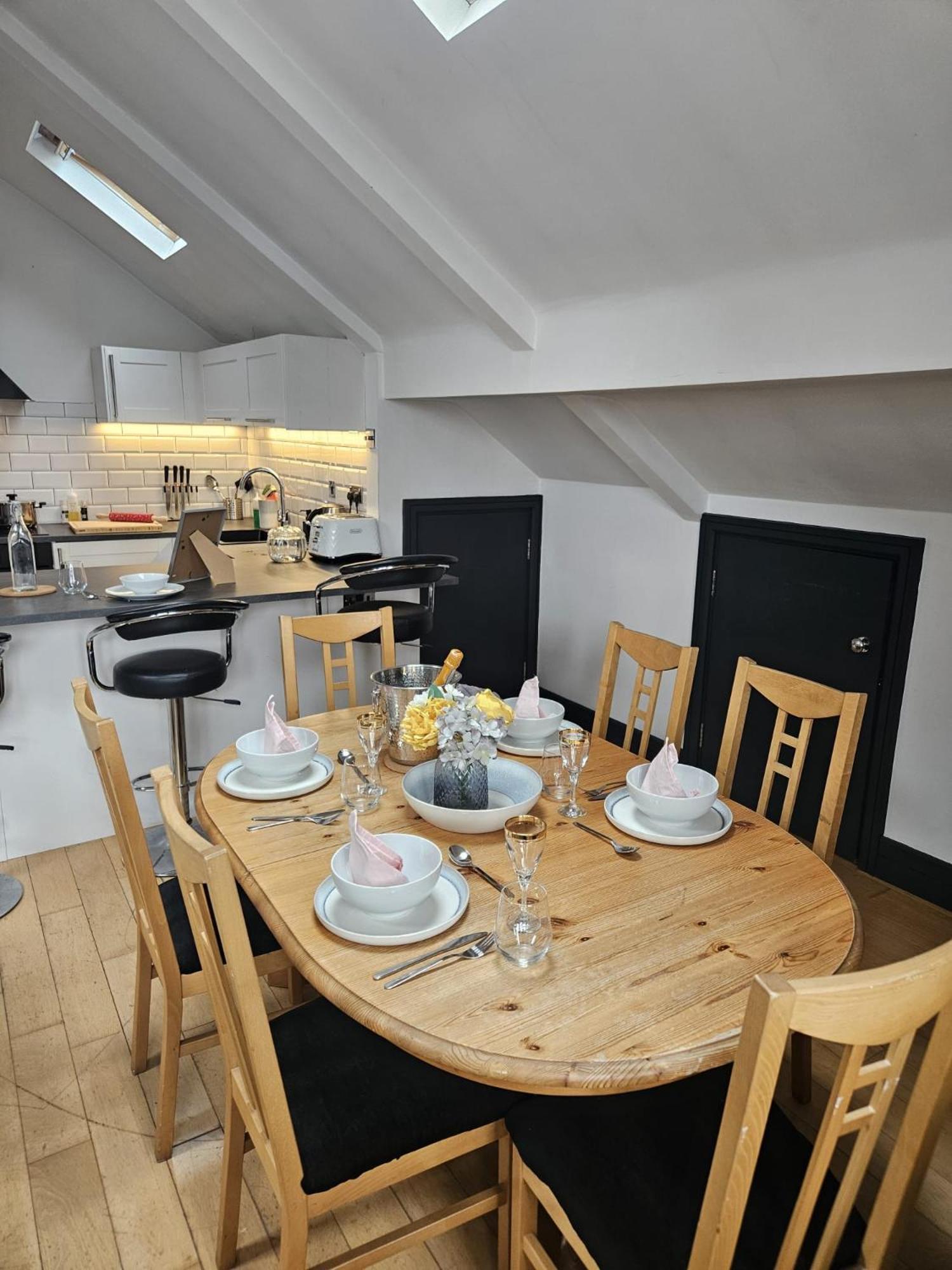 2 Bedroom Centre Penthouse Loft