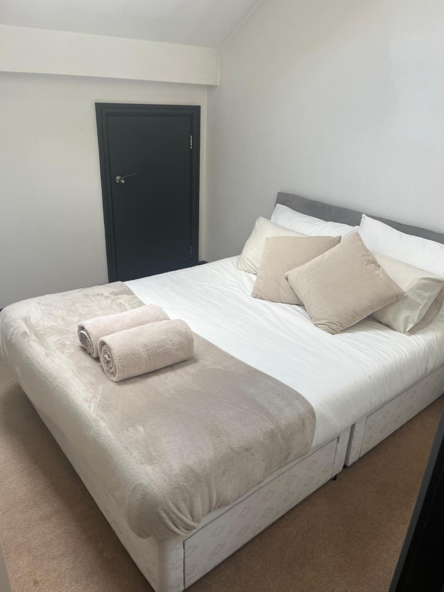 2 Bedroom Centre Penthouse Loft Apartment Liverpool