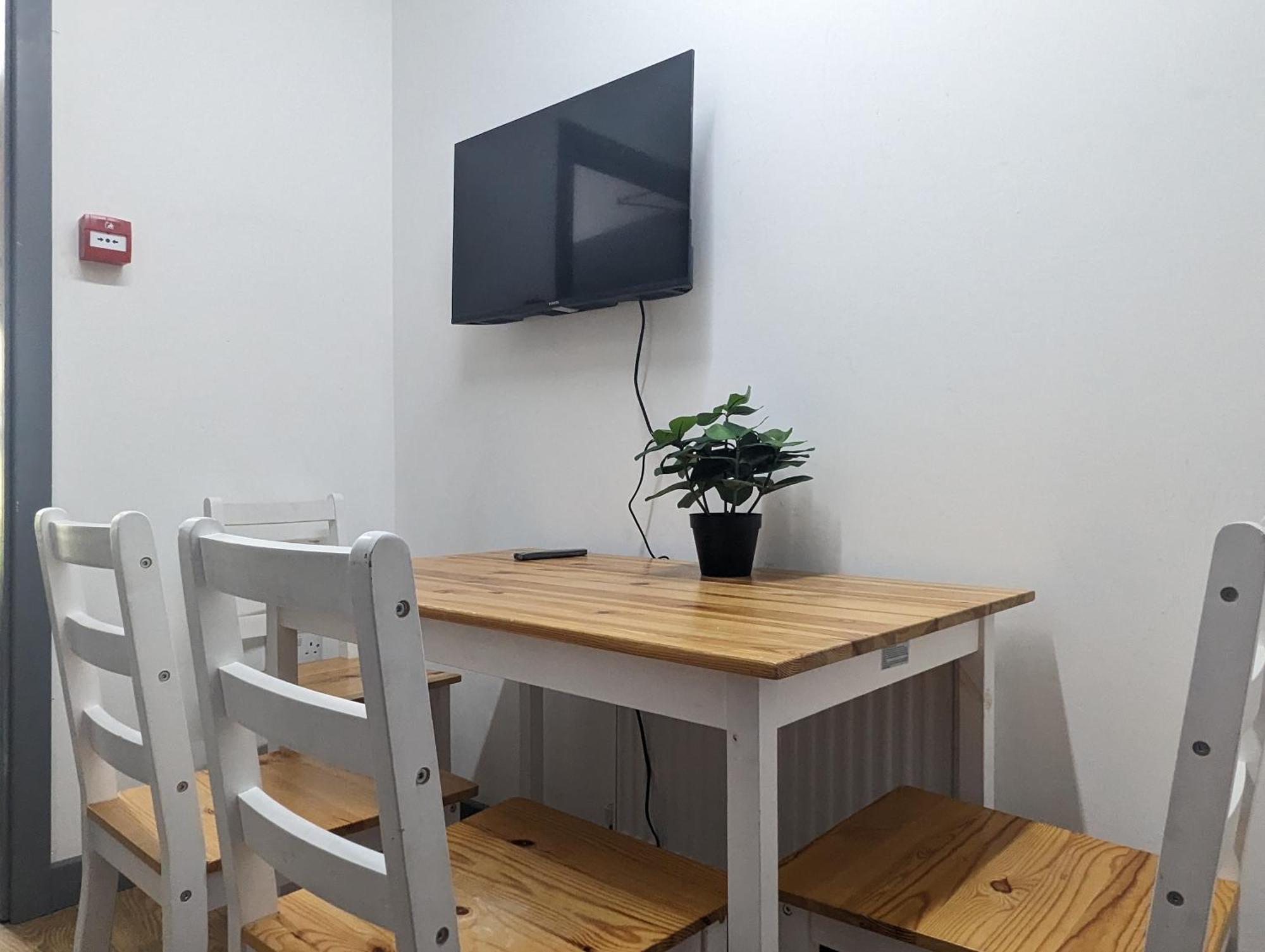 Near Centre Private Bath Free Parking Liverpool