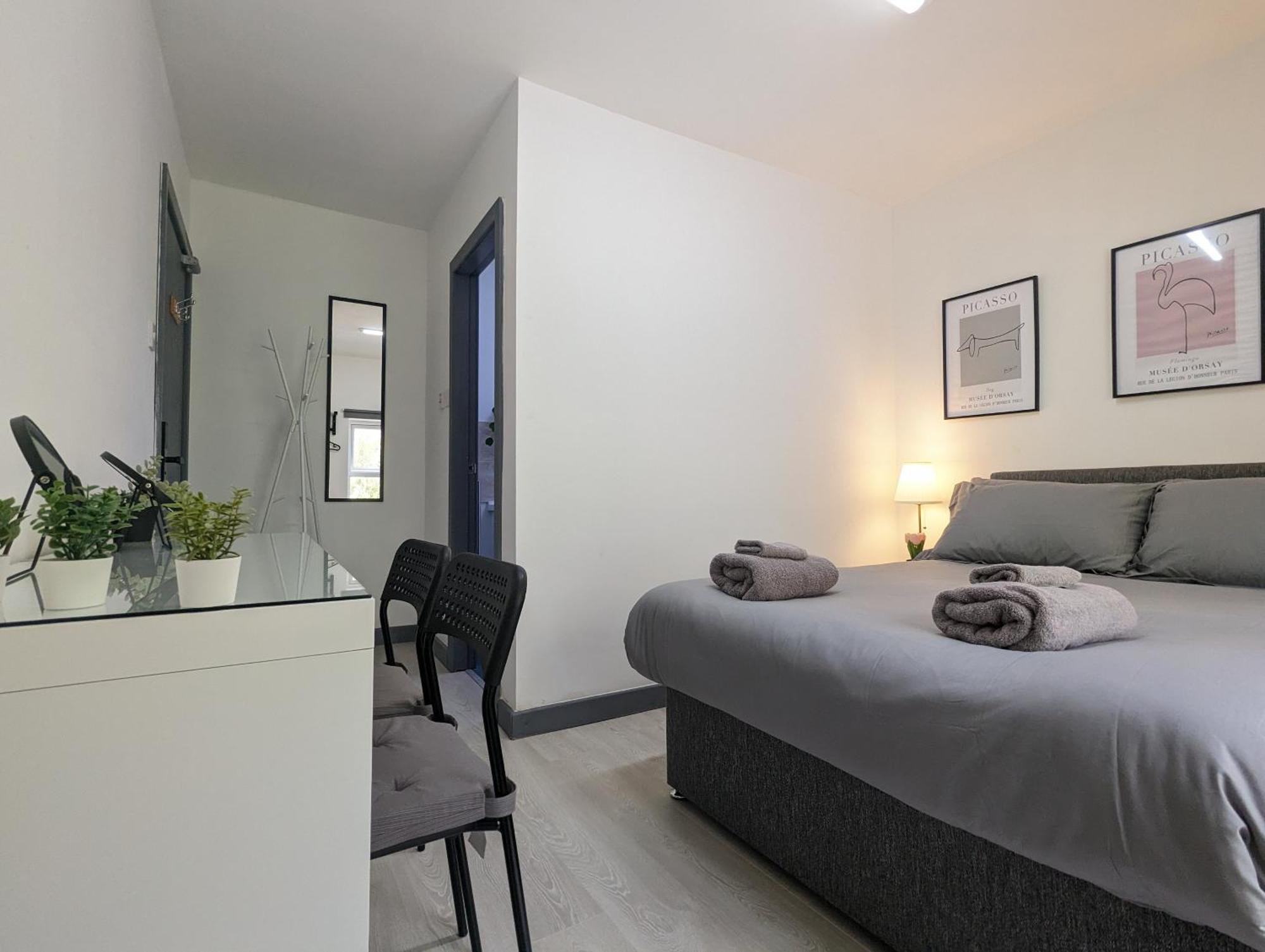 Near Centre Private Bath Free Parking Holiday home Liverpool
