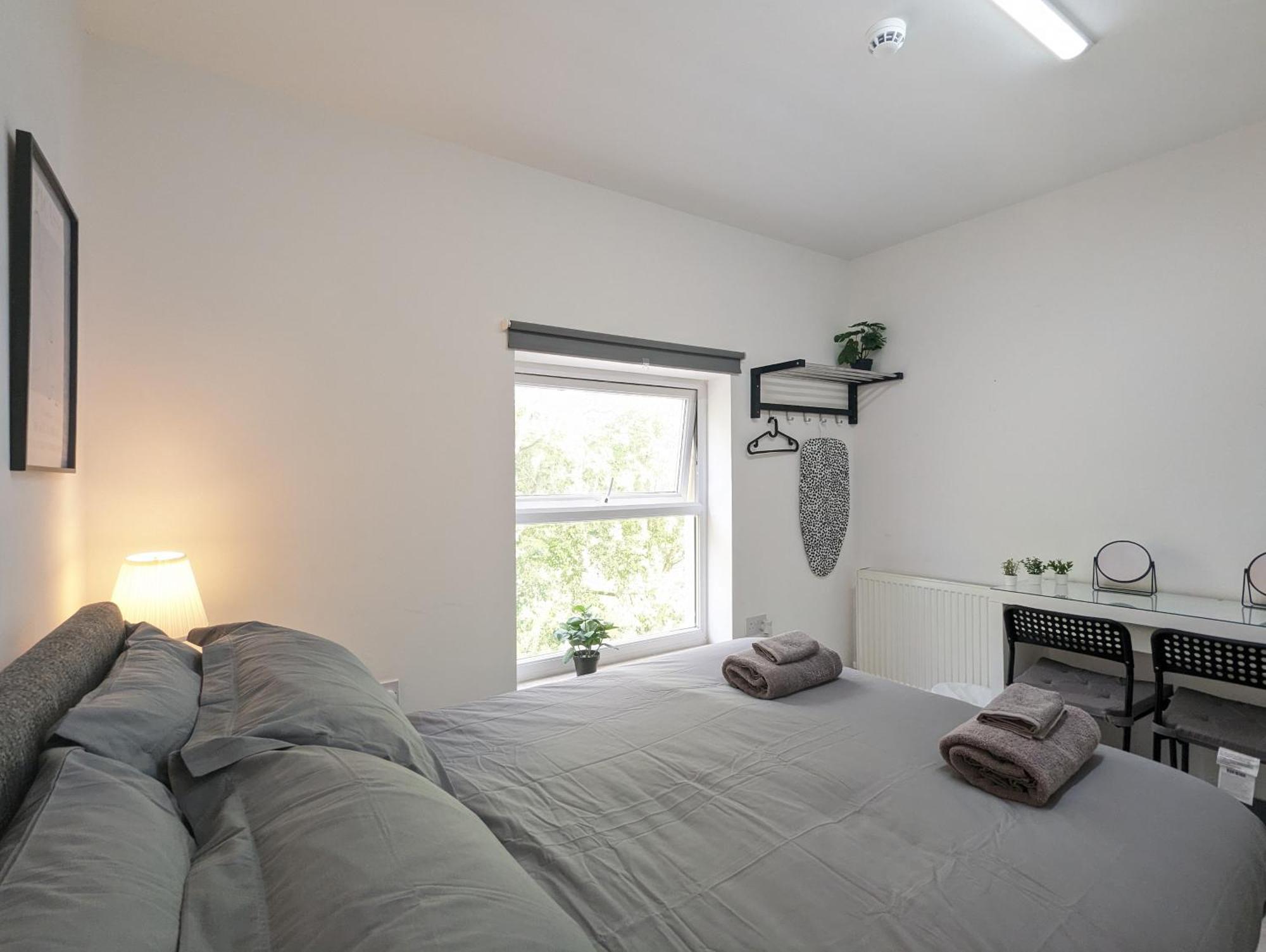 Near Centre Private Bath Free Parking Liverpool