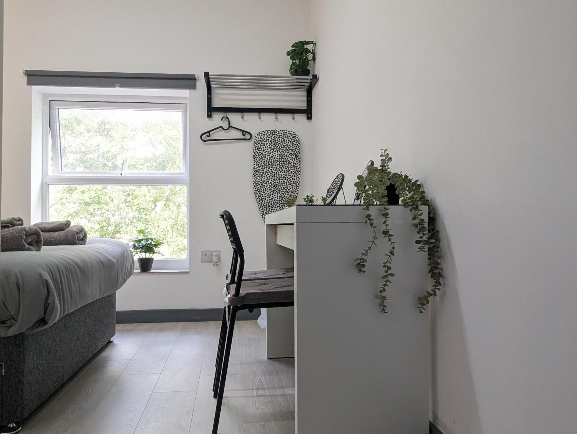 Near Centre Private Bath Free Parking * Liverpool