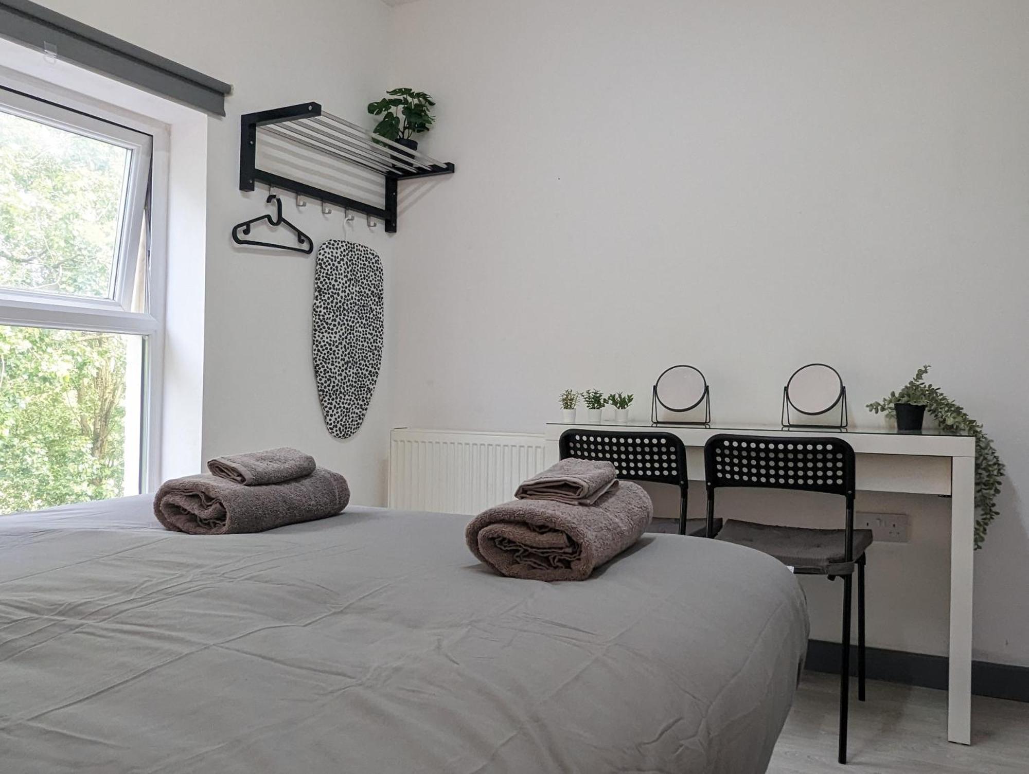 Near Centre Private Bath Free Parking Liverpool