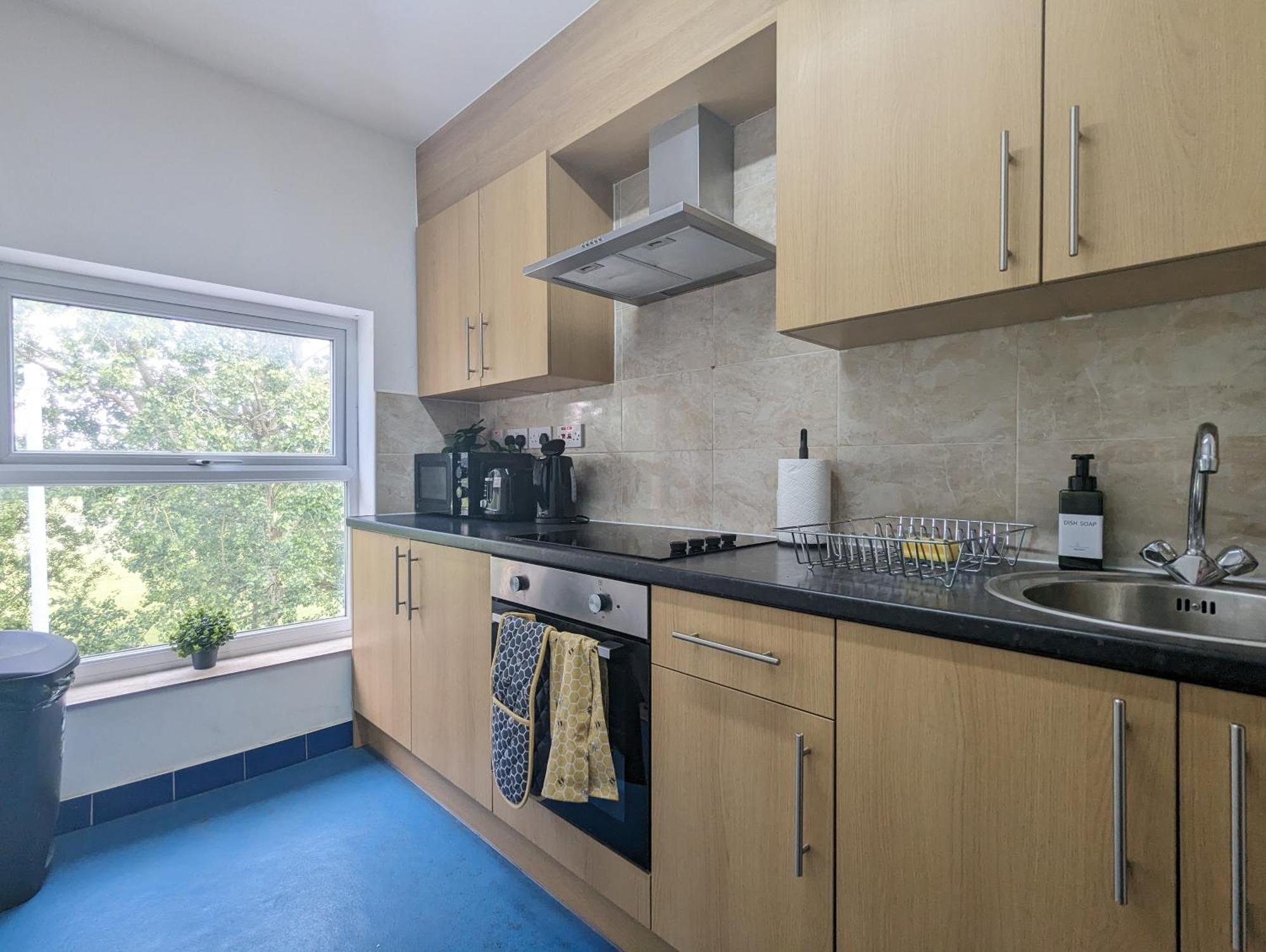 Near Centre Private Bath Free Parking Holiday home Liverpool