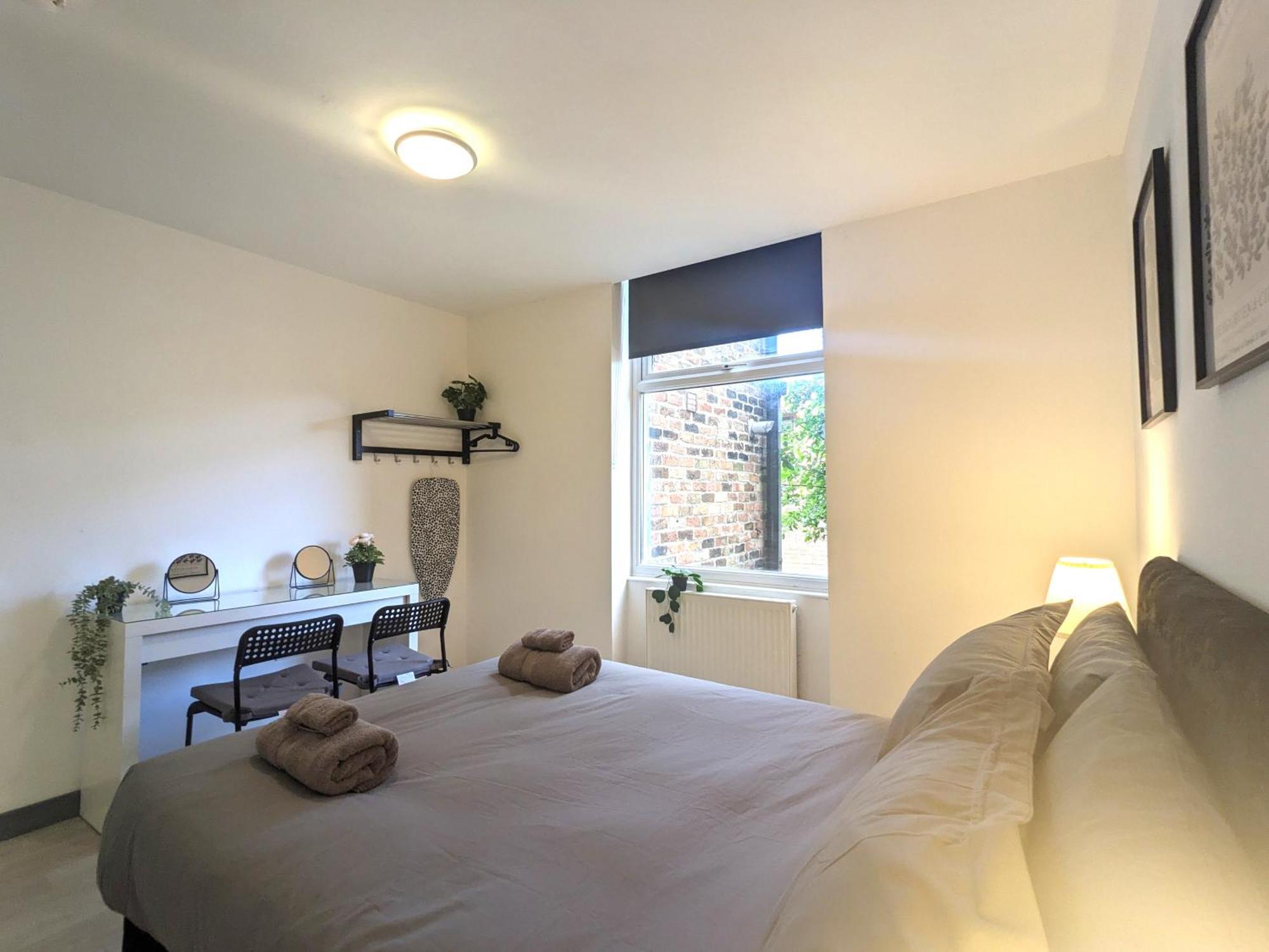 Near Centre Private Bath Free Parking Liverpool