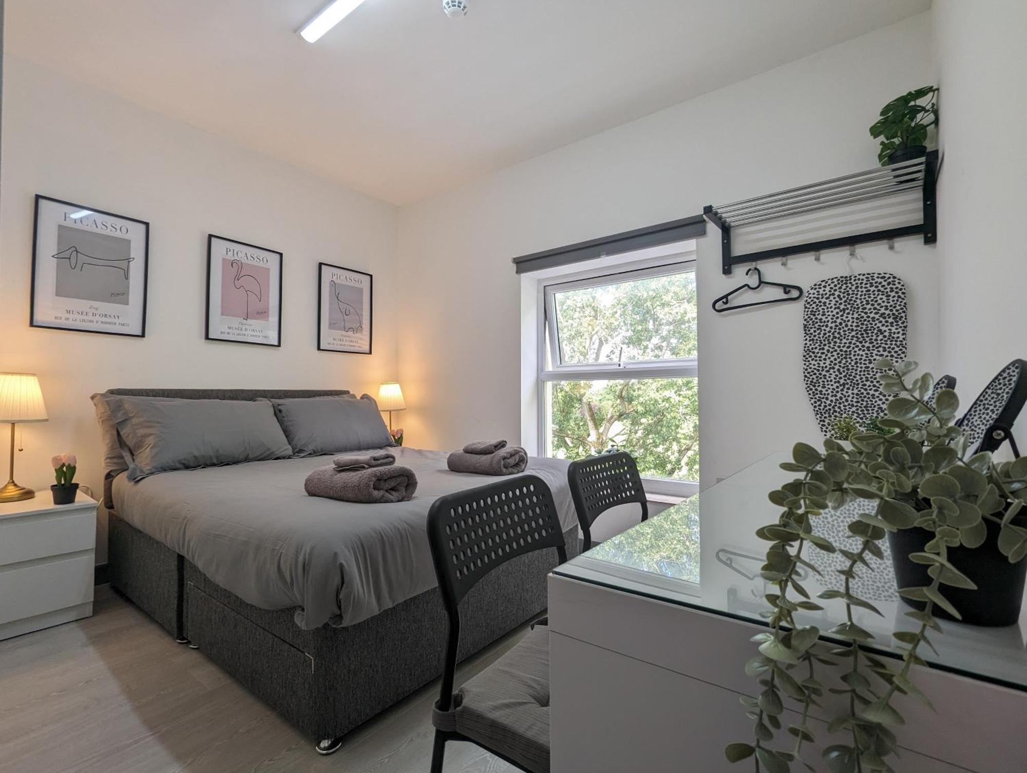 Near Centre Private Bath Free Parking Holiday home Liverpool