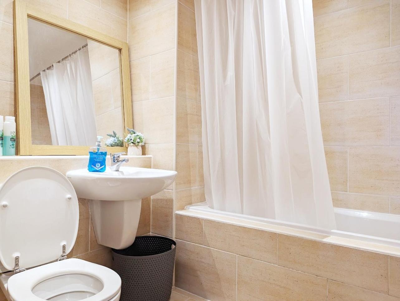 Apartment 2-bedroom Apt Near Key Attractions Free Parking Liverpool