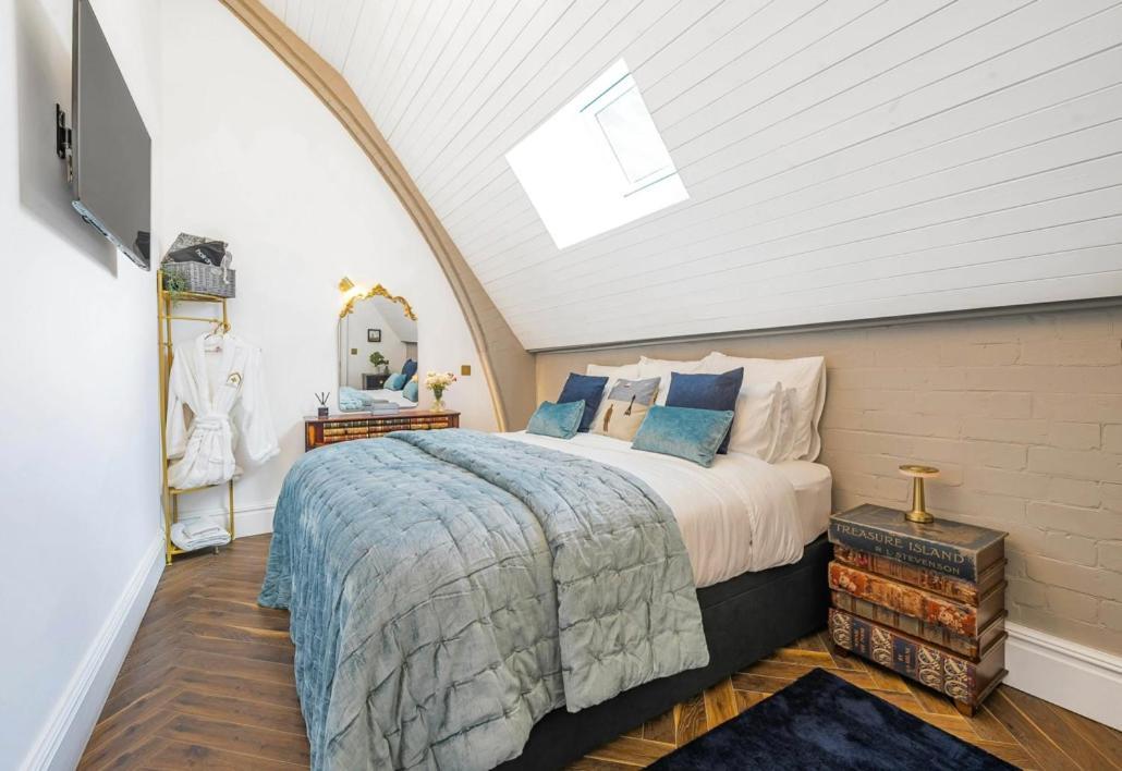 Apartment Chapel