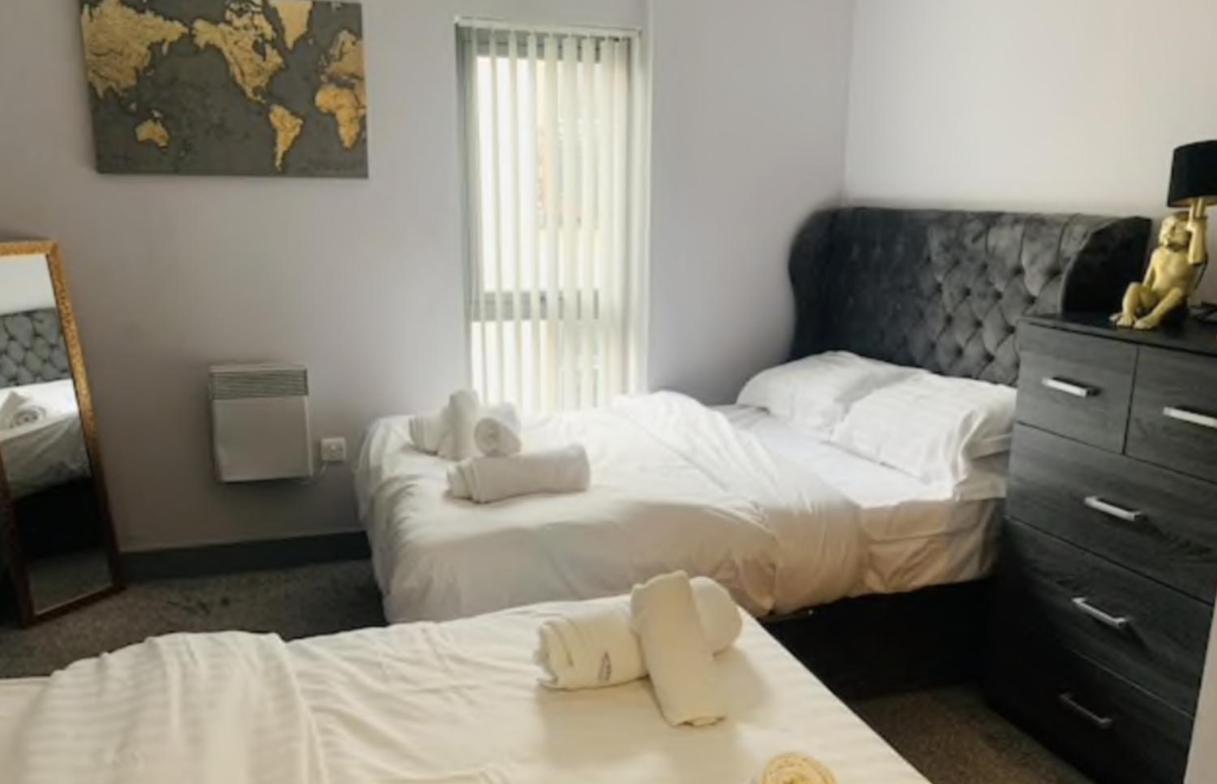 2 Bedroom Free Parking By Concert Square Sleeps 8 Apartment Liverpool