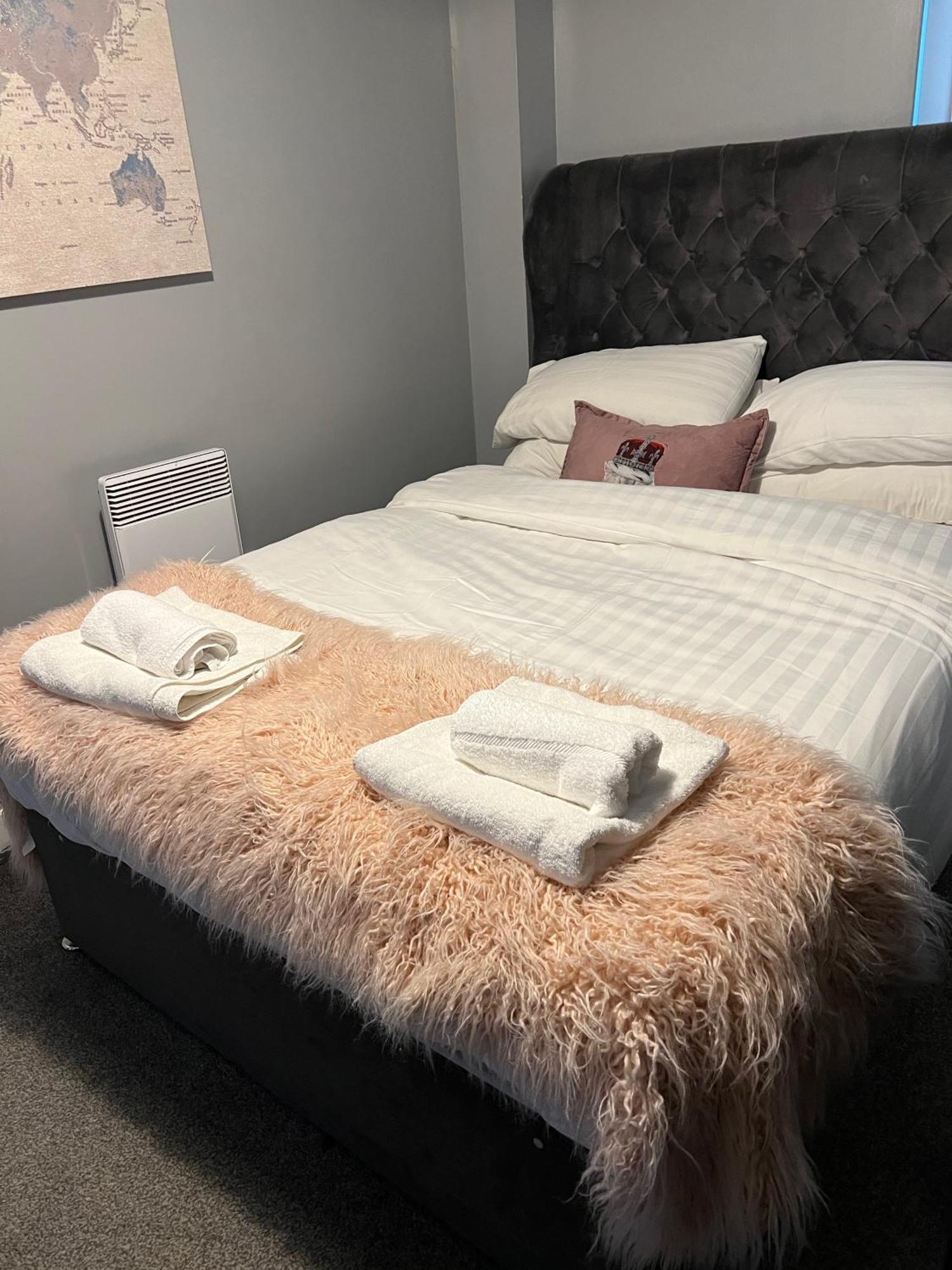 2 Bedroom Free Parking By Concert Square Sleeps 8