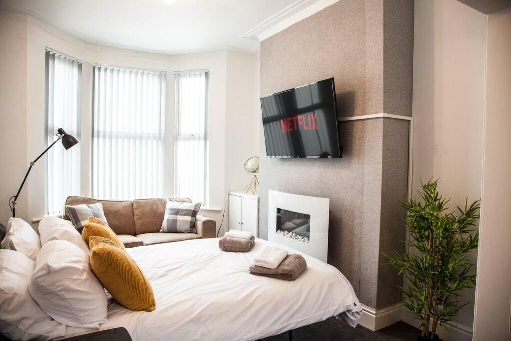 2 Bedroom House By Brookland Serviced Short Lets With Free Wifi Apartment *