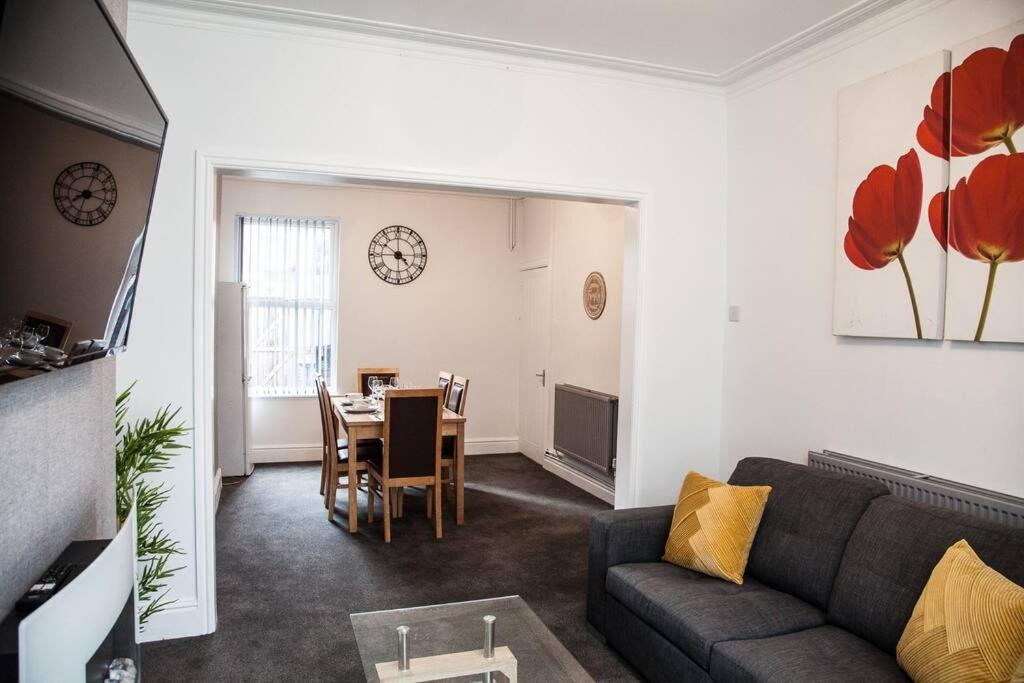 2 Bedroom House By Brookland Serviced Short Lets With Free Wifi Apartment Liverpool