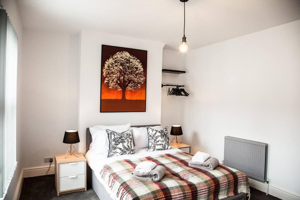 2 Bedroom House By Brookland Serviced Short Lets With Free Wifi Apartment Liverpool
