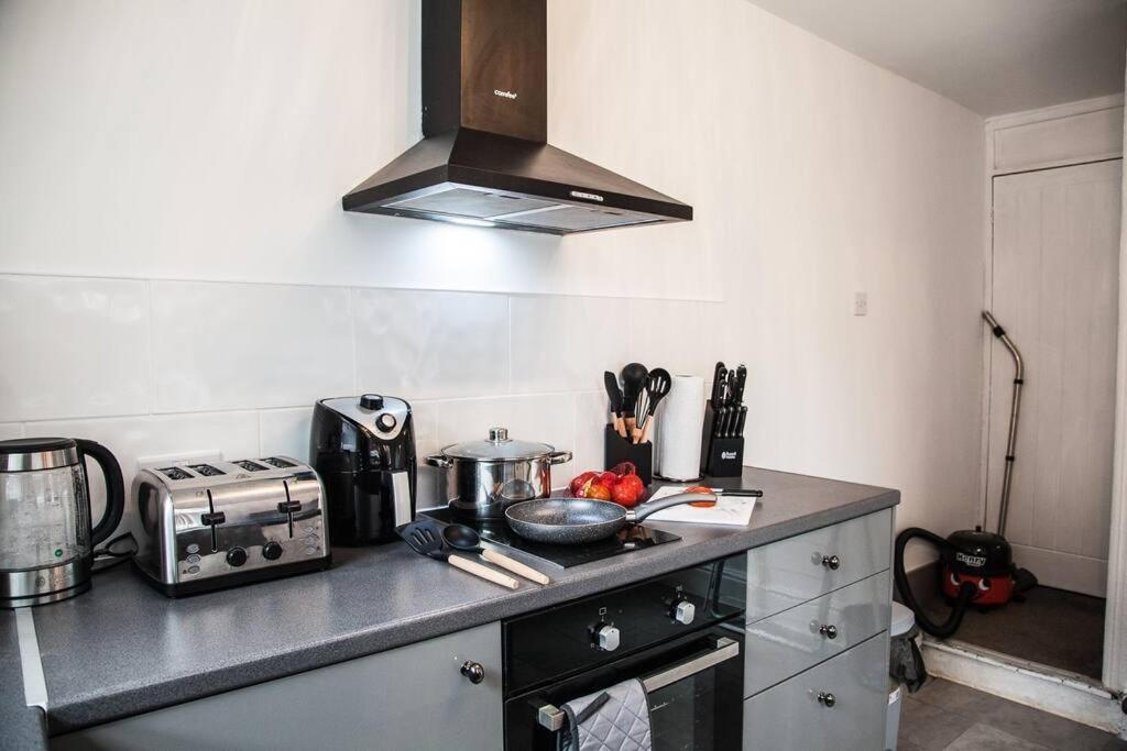 2 Bedroom House By Brookland Serviced Short Lets With Free Wifi Apartment