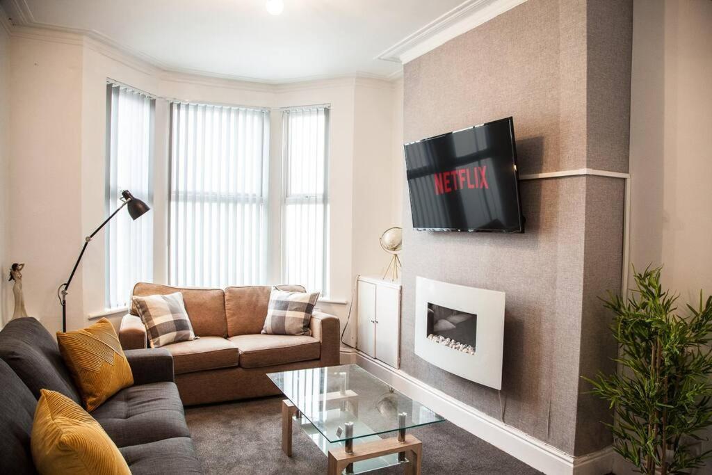 Apartment 2 Bedroom House By Brookland Serviced Short Lets With Free Wifi *