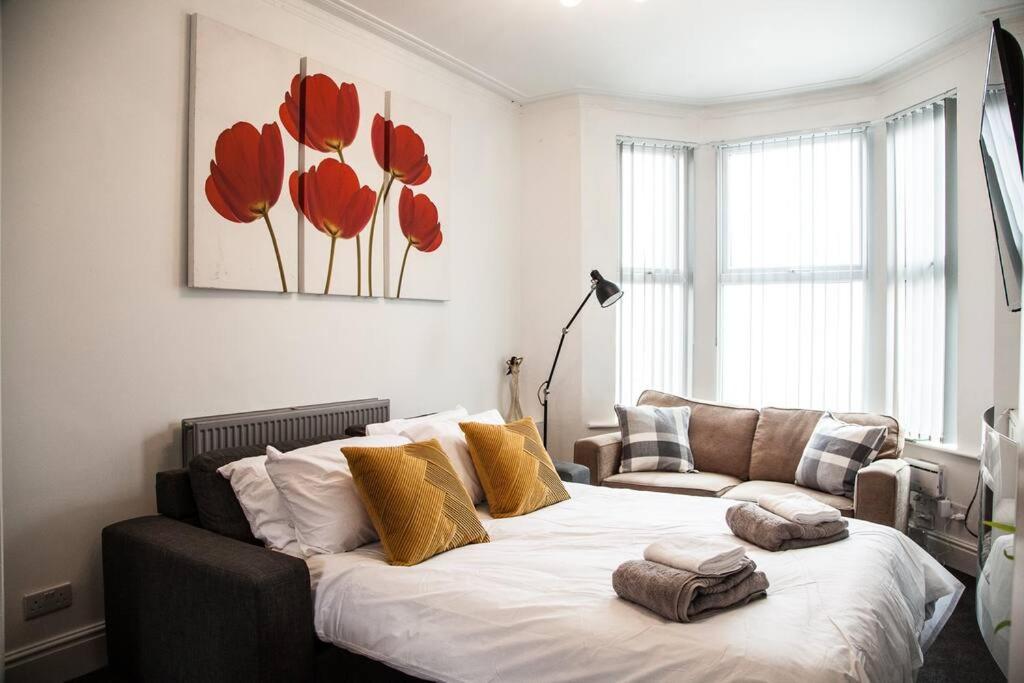 2 Bedroom House By Brookland Serviced Short Lets With Free Wifi Liverpool